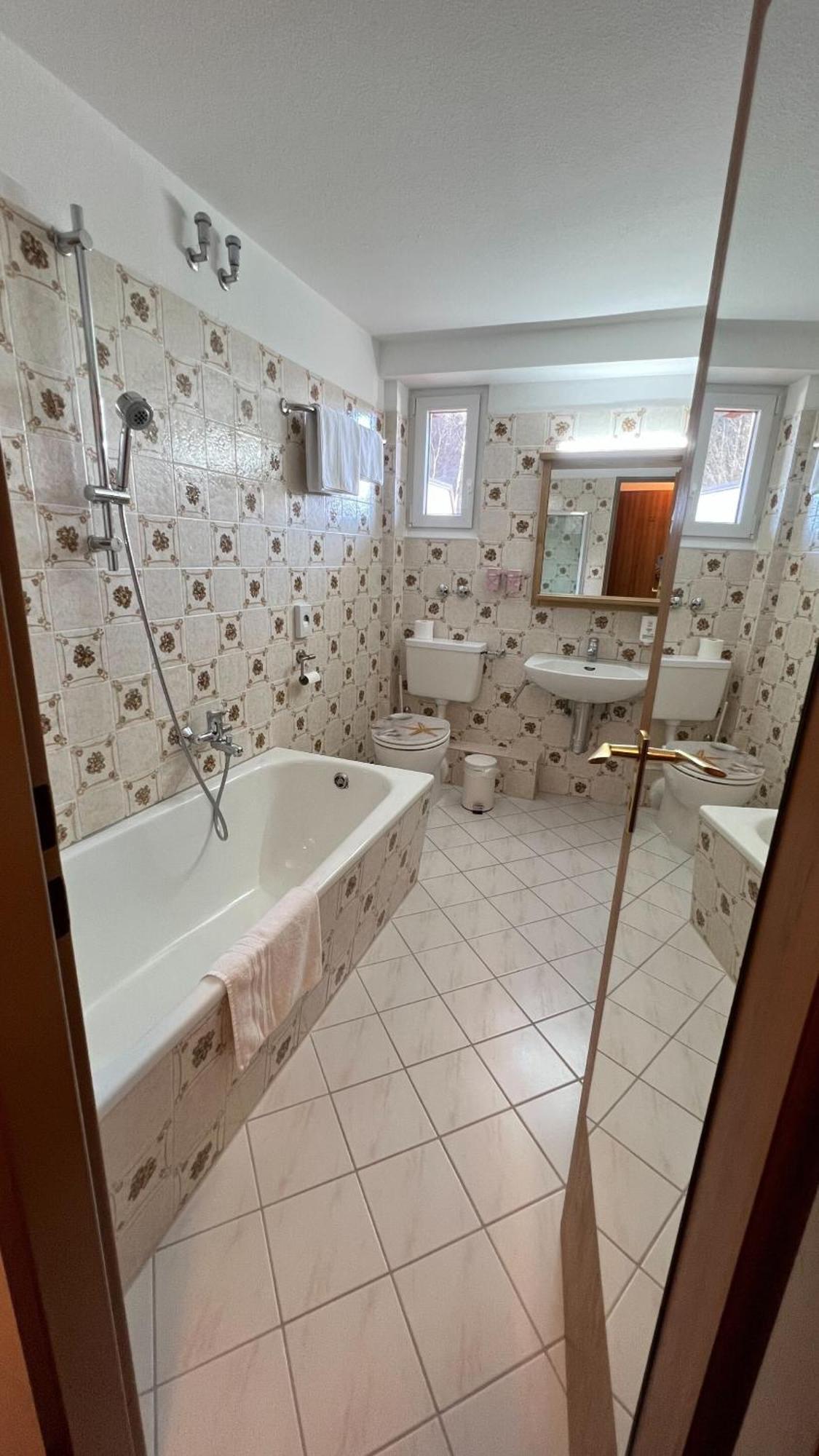 Hotel Silberfelsen Menzenschwand-Hinterdorf エクステリア 写真